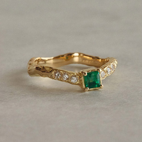 Magma emerald ring