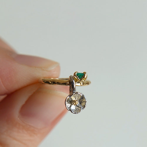 Poppy & emerald baby ring